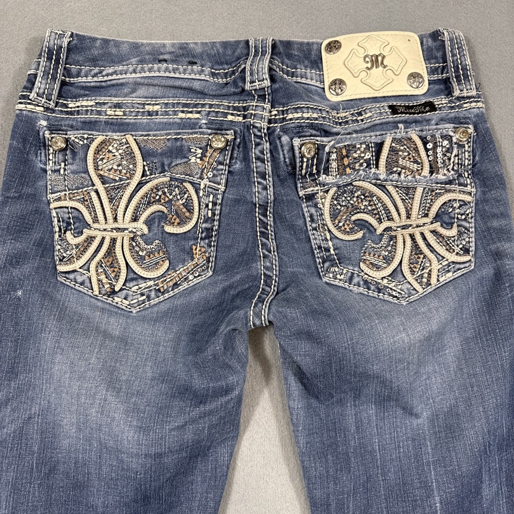 Miss Me Straight Leg Women's 26 30Stretch FLEUR DI LIS Embroidered Studded Jeans